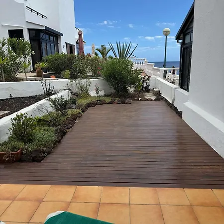 Amazing Atlantic View With Private Garden Oceanfront דירה