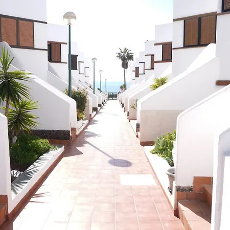 Amazing Atlantic View With Private Garden Oceanfront Apartamento